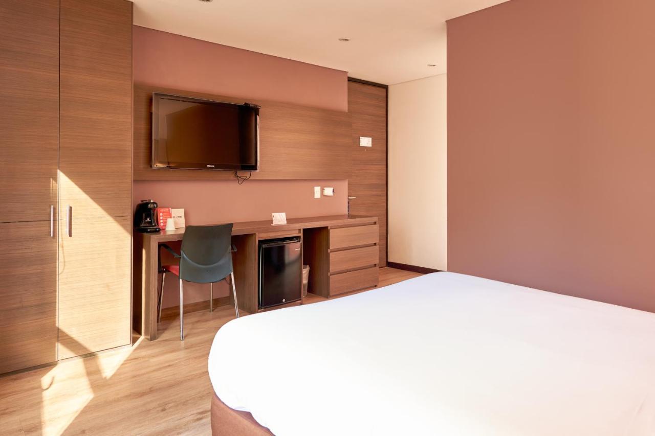 Hotel 84 DC Bogota Buitenkant foto