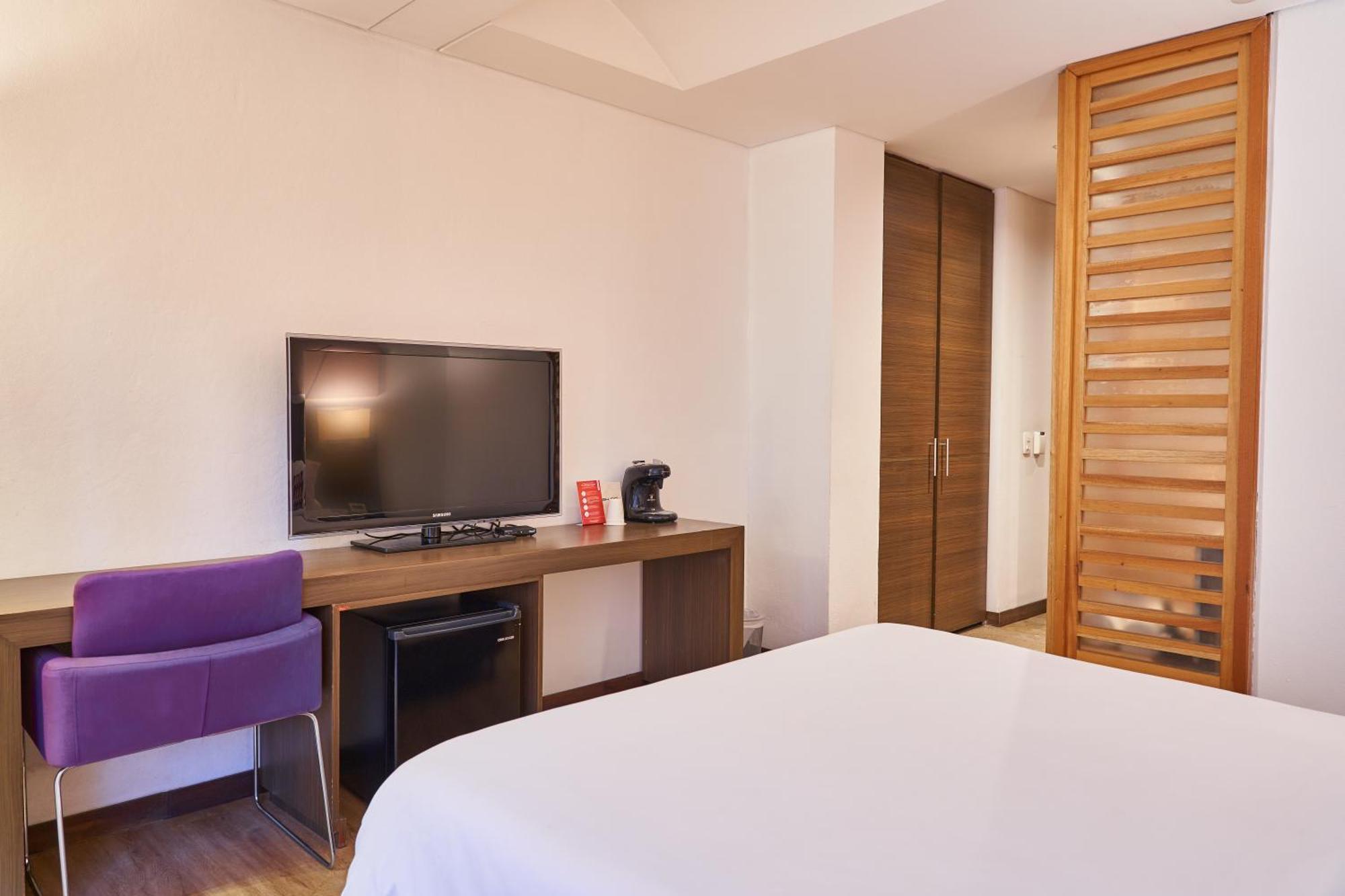 Hotel 84 DC Bogota Buitenkant foto