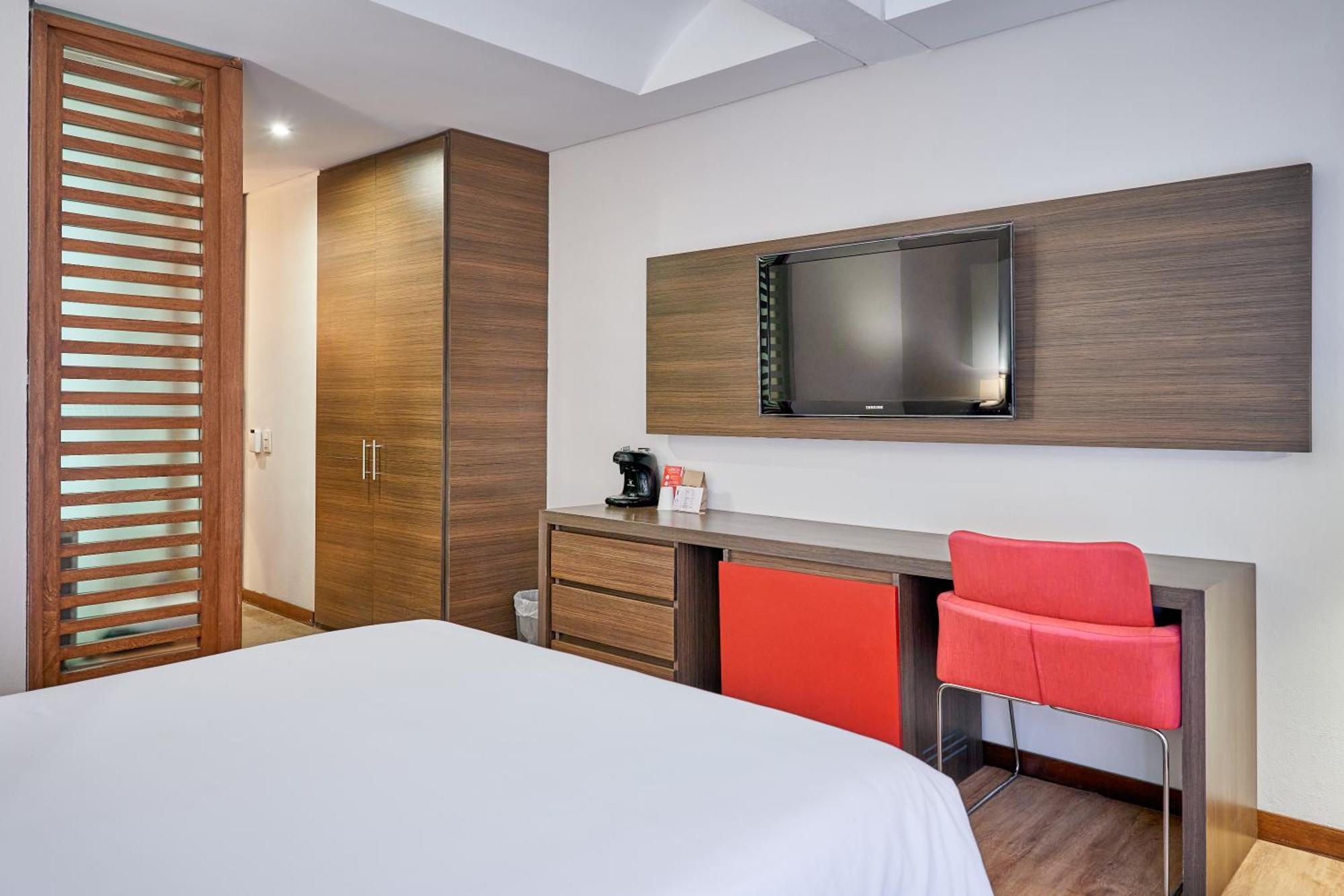Hotel 84 DC Bogota Buitenkant foto